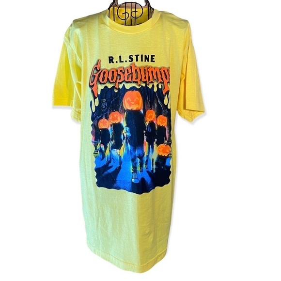 R.L. Stine Goosebumps Pumpkin Head Trick or Treaters T-shirt Yellow Size M NWT - Picture 1 of 8
